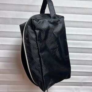 Black travel porch by CONFIANCE